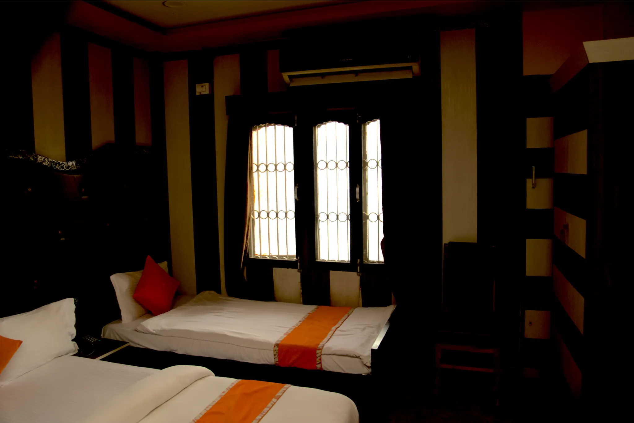 Twin Room, Wood Panelled